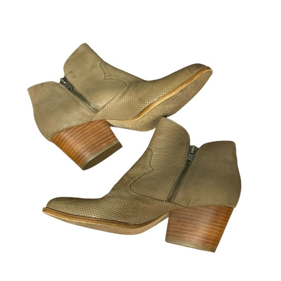 Silent D heeled ankle boots khaki western pointed toe booties 39/ 8 - 8.5 - Picture 14 of 16